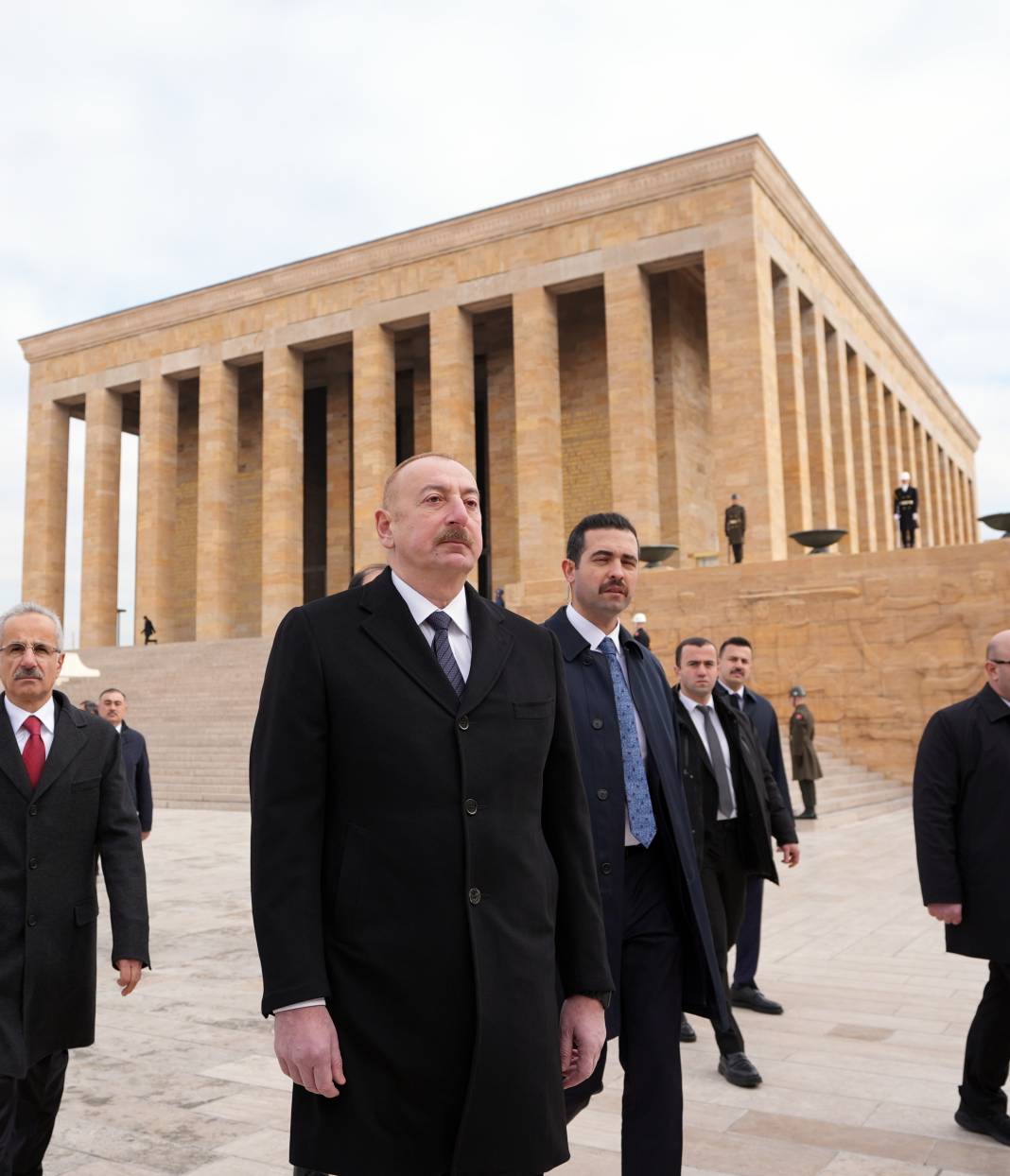Azerbaycan Cumhurbaşkanı Aliyev Anıtkabir'de 12